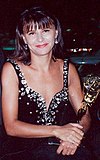 https://upload.wikimedia.org/wikipedia/commons/thumb/c/c1/Tracey_Ullman_1990.jpg/100px-Tracey_Ullman_1990.jpg